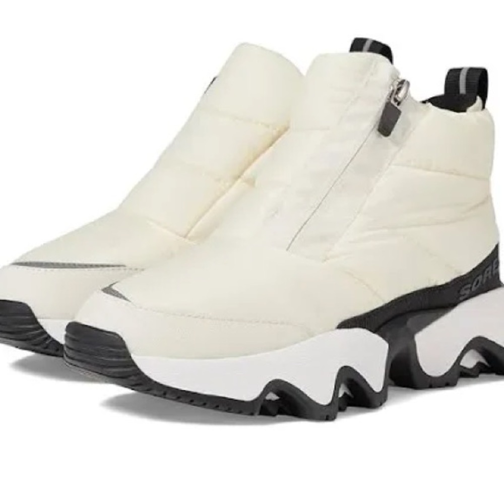 Kinetic impact puffy zip waterproof Women's Cream Sneakers